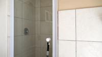 Main Bathroom - 5 square meters of property in Hoeveldpark