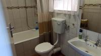 Bathroom 1 - 4 square meters of property in Fisherhaven