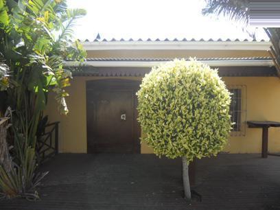 Absa Repossessed 3 Bedroom  House For Sale in Jeffrey's Bay - MR025548