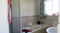 Bathroom 1 - 5 square meters of property in Erand Gardens