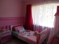 Bed Room 1 - 9 square meters of property in Edelweiss