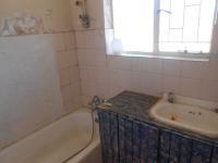 Main Bathroom - 6 square meters of property in Hartebeesfontein