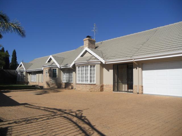4 Bedroom House for Sale For Sale in Bergbron - Private Sale - MR092071