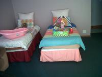 Bed Room 1 of property in Grassy Park