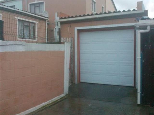 3 Bedroom House for Sale For Sale in Mitchells Plain - Private Sale - MR095493