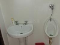 Bathroom 1 - 15 square meters of property in Westridge CP