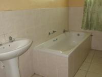 Main Bathroom - 9 square meters of property in Westridge CP