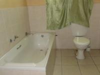 Main Bathroom - 9 square meters of property in Westridge CP