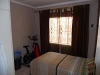 Bed Room 1 - 9 square meters of property in Woodview