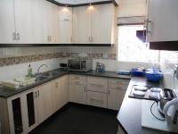 Kitchen - 12 square meters of property in Woodview