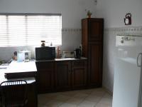 Kitchen - 20 square meters of property in Sunward park