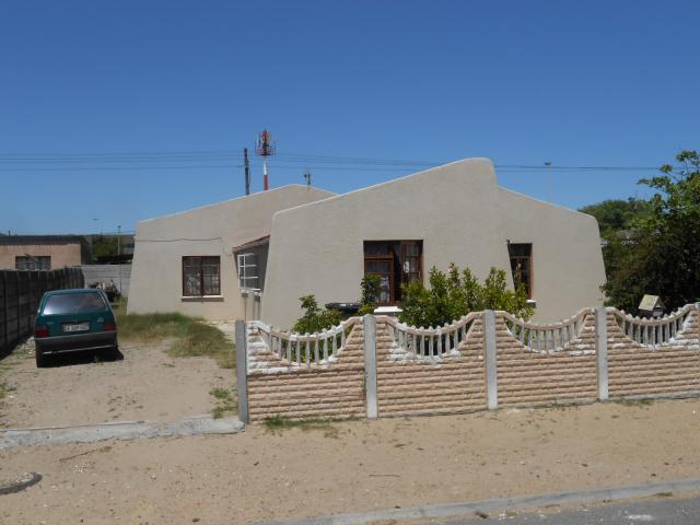 3 Bedroom House for Sale For Sale in Matroosfontein - Home Sell - MR100869