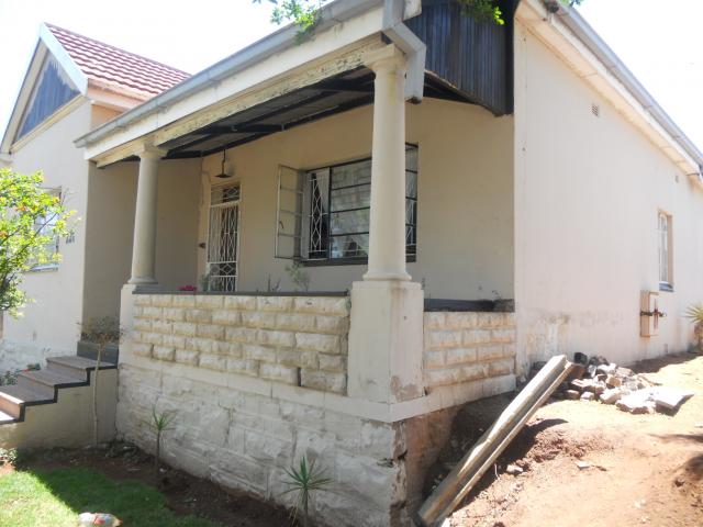 2 Bedroom House for Sale For Sale in Maraisburg - Private Sale - MR101181