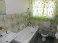 Bathroom 1 - 5 square meters of property in Eerste River