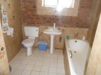 Bathroom 1 - 13 square meters of property in Hartbeespoort