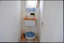 Main Bathroom - 5 square meters of property in Umkomaas