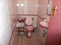 Bathroom 1 - 2 square meters of property in Sonneveld