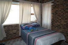 Bed Room 2 - 20 square meters of property in Franskraal