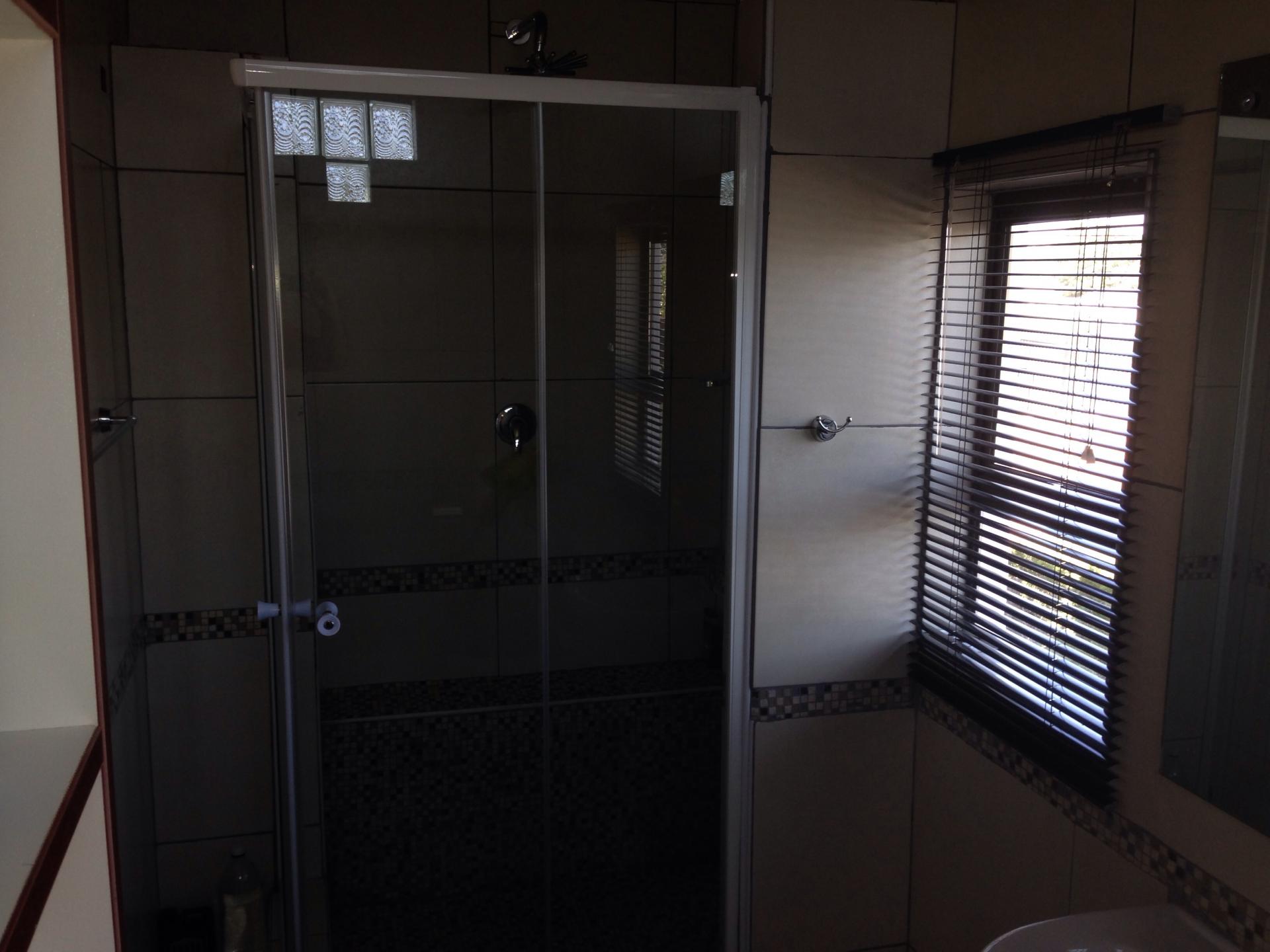 Main Bathroom - 5 square meters of property in Florida