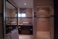 Bathroom 3+ - 23 square meters of property in The Wilds Estate