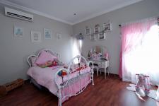 Bed Room 1 - 21 square meters of property in Woodlands Lifestyle Estate