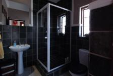 Bathroom 2 - 5 square meters of property in Woodlands Lifestyle Estate
