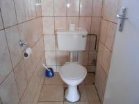 Bathroom 1 - 1 square meters of property in Rondebult