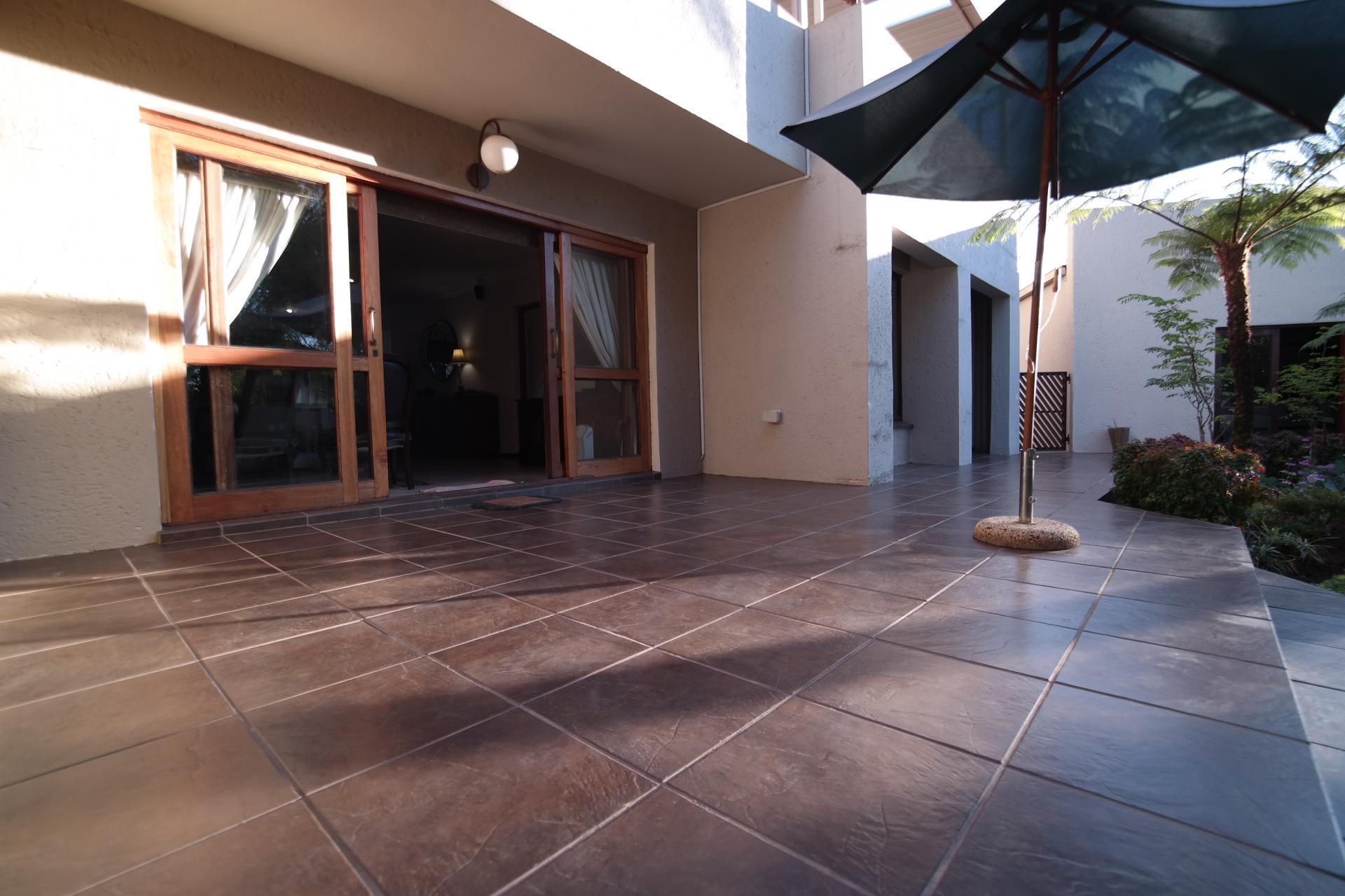 Patio - 85 square meters of property in Silver Lakes Golf Estate