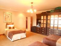 Bed Room 4 - 28 square meters of property in Lenasia