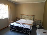 Bed Room 1 - 22 square meters of property in Cyrildene