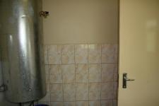 Main Bathroom - 7 square meters of property in Tasbetpark