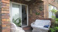Patio - 15 square meters of property in Athlone Park