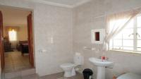 Bathroom 2 - 11 square meters of property in Hartbeespoort