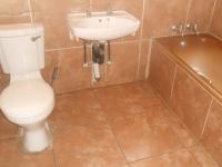 Main Bathroom - 11 square meters of property in Emalahleni (Witbank) 