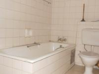 Main Bathroom - 6 square meters of property in Sunnyside