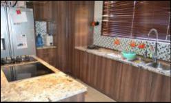 Kitchen - 26 square meters of property in Kosmosdal