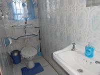 Bathroom 3+ - 2 square meters of property in Umkomaas