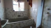 Bathroom 1 - 6 square meters of property in Newton