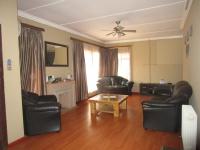 Lounges - 27 square meters of property in Risiville