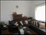 Lounges - 21 square meters of property in Rosettenville