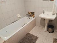 Bathroom 3+ - 30 square meters of property in Emalahleni (Witbank) 