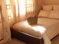 Bed Room 1 - 11 square meters of property in Sagewood