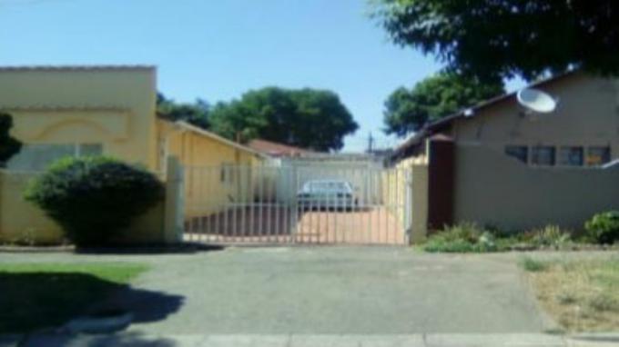 Standard Bank SIE Sale In Execution 3 Bedroom House for Sale in Bezuidenhout Valley - MR162836