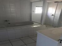 Bathroom 1 of property in Bulwer (Dbn)