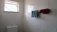 Main Bathroom - 4 square meters of property in Tasbetpark