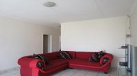 Lounges - 18 square meters of property in Tasbetpark