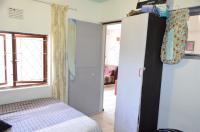Bed Room 1 - 65 square meters of property in Margate
