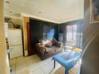Lounges - 10 square meters of property in Naturena