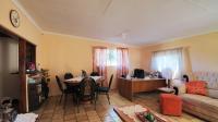 Lounges - 156 square meters of property in Kromdraai
