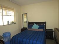 Bed Room 1 - 15 square meters of property in Parktown